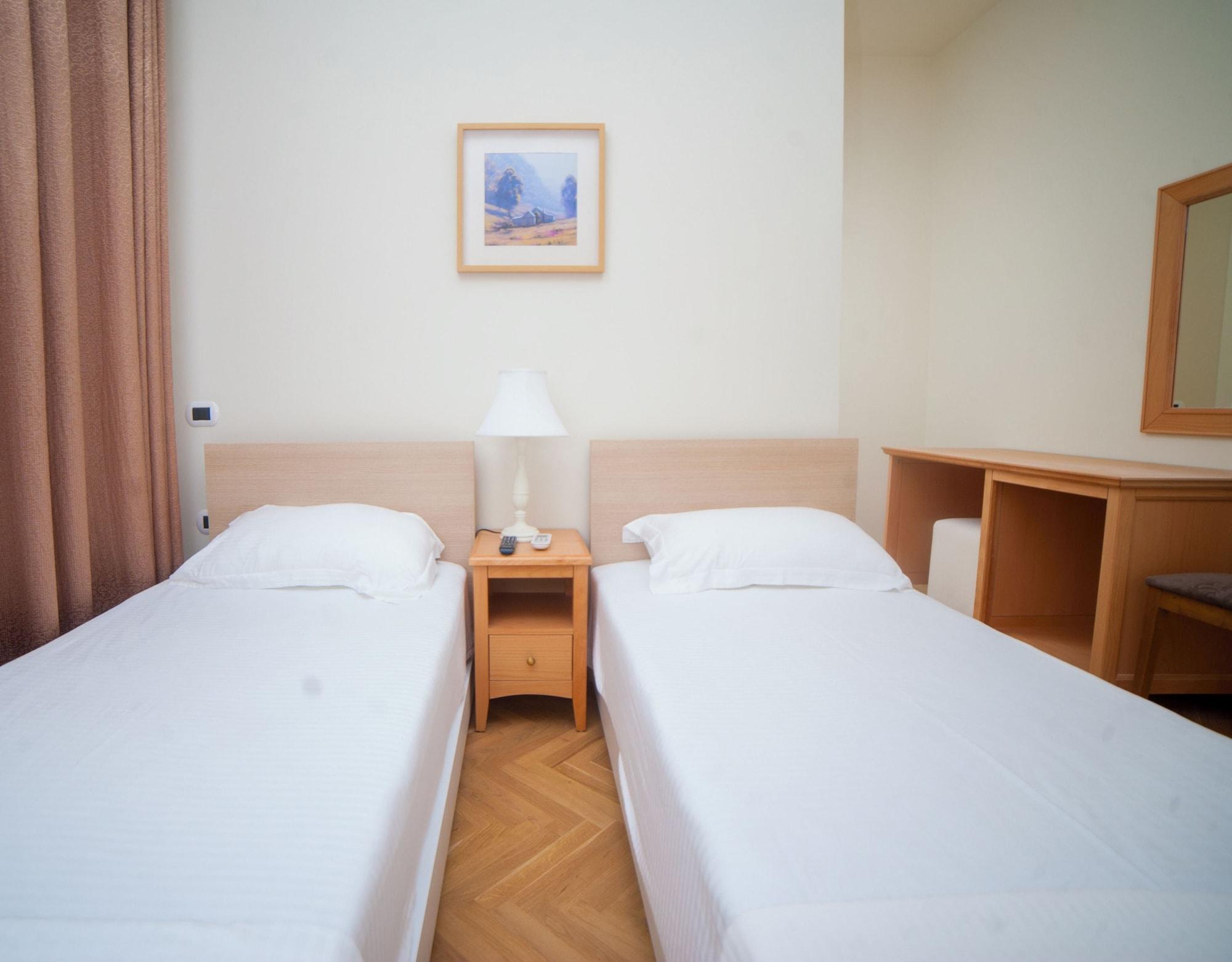 Le Palazzine Hotel Vlore Exterior photo